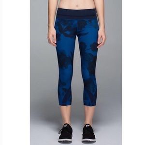 Lululemon Run Inspire Crop ll Jumbo Inky Floral